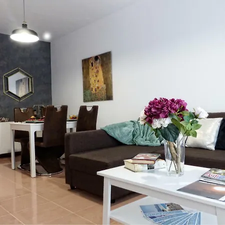 Rosa Vila *